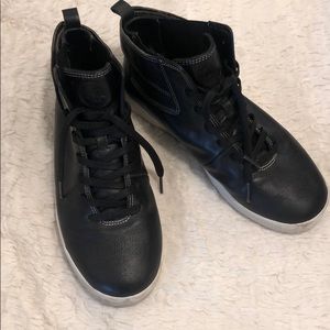 Gourmet Nove Sneaker